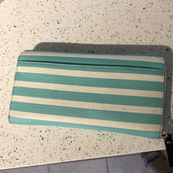 Kate Spade wallet - Picture 2 of 4